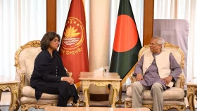 পাকিস্তানের সঙ্গে সম্পর্ক জোরদারের আহ্বান প্রধান উপদেষ্টার