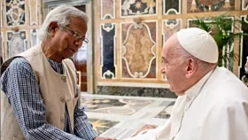 পোপ ফ্রান্সিসের মৃত্যুতে শোকবার্তায় যা বললেন প্রধান উপদেষ্টা