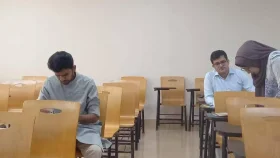 নর্থ সাউথ বিশ্ববিদ্যালয়ে ভর্তি পরীক্ষা দিলেন আসিফ মাহমুদ