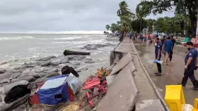 উদ্বোধনের আগেই সমুদ্রে বিলীন কুয়াকাটার &lsquo;মেরিন ড্রাইভ&rsquo;