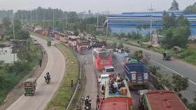 ঢাকা-টাঙ্গাইল-যমুনা সেতু মহাসড়কে ১২ ঘণ্টা ধরে যানজট