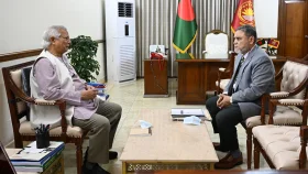প্রধান উপদেষ্টার সঙ্গে সিইসির সাক্ষাৎ