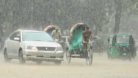চার বিভাগে ভারি বর্ষণ ও পাহাড়ি এলাকায় ভূমিধসের শঙ্কা