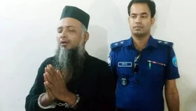 চাঁদপুরে জুমা শেষে মসজিদের ভেতরে খতিবকে কুপিয়ে জখম