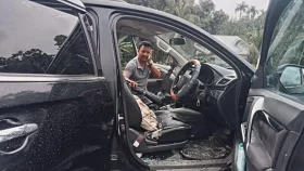 গোপালগঞ্জে ইউএনওর গাড়িতে হামলা