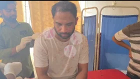 ‘স্যরি’ না বলায় চিকিৎসককে ছুরিকাঘাত স্বেচ্ছাসেবক দল নেতার