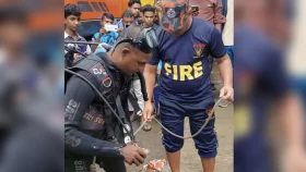 টঙ্গীতে খোলা ম্যানহোলে পড়ে নারী নিখোঁজ