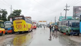 সুনামগঞ্জে শিক্ষার্থী-শ্রমিক দ্বন্দ্বে পরিবহন ধর্মঘট