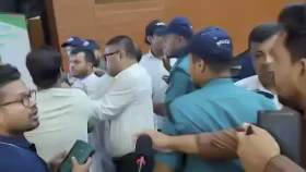 ব্রাহ্মণবাড়িয়া-২ ও ৩ আসনের শুনানিতে সিইসির সামনে বিএনপি-এনসিপির মারামারি