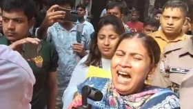 দেড় মাসের সন্তানসহ যুব মহিলা লীগ নেত্রী কারাগারে