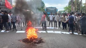 রাঙ্গামাটি ছাত্রদলের কমিটি বাতিলের দাবিতে সড়ক অবরোধ