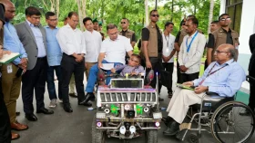 বিশেষ চাহিদাসম্পন্নদের চলাফেরায় নতুন আশার আলো দেখাচ্ছে ওয়াকিমুল