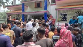 একই পরিবারের পাঁচজনের গলাকাটা লাশ উদ্ধার, স্বামী পলাতক