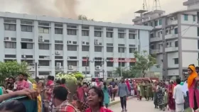 খুলনা মেডিকেলে আগুন, ৪৫ মিনিট পর নিয়ন্ত্রণে