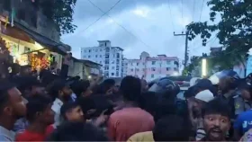 শিশু ধর্ষণের অভিযোগে উত্তেজনা: অভিযুক্তকে ঘিরে জনরোষ