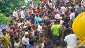 রোহিঙ্গা ক্যাম্পে মাদ্রাসার ওপর পাহাড়ধস, নিহত বেড়ে ৮