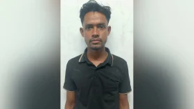 হাতকড়া খুলে আদালত প্রাঙ্গণ থেকে পালালেন আসামি