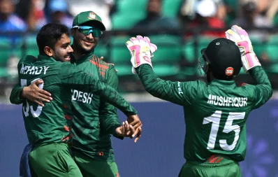 ৩টি করে উইকেট শিকার করেছেন মেহেদি হাসান মিরাজ ও সাকিব আল হাসান/সংগৃহীত