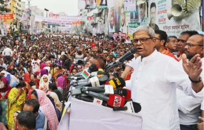 ১৮ অক্টোবর, বুধবার ঢাকা মহানগর (উত্তর ও দক্ষিণ) বিএনপি আয়োজিত সরকার পদত্যাগের একদফা দাবিতে নয়াপল্টনে জনসমাবেশে বক্তব্য রাখেন মির্জা ফখরুল/মেহেদি হাসান/ঢাকা ট্রিবিউন