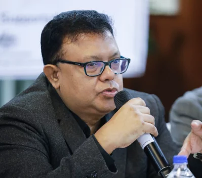রিয়াজ আহমেদ.  নির্বাহী সম্পাদক, ঢাকা ট্রিবিউন