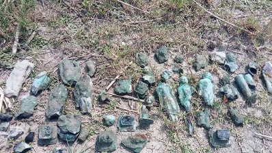 নানা আকৃতির প্রাচীন আমলের ধাতব দেব-দেবীর মূর্তি/ঢাকা ট্রিবিউন