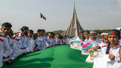 সোশ্যাল মিডিয়া ও প্রযুক্তিতে পরিপূর্ণ পরিবেশে বেড়ে ওঠা জেনারেশন জেড স্বভাবগতভাবেই ভিন্ন মনস্তত্ত্বের অধিকারী (২৬ মার্চ, ২০২৪)/ঢাকা ট্রিবিউন
