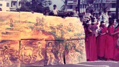 প্রথম মঙ্গল শোভাযাত্রায়র থিম শিল্পী ছিলেন এস এম সুলতান/শিল্পী দুলুর সৌজন্যে