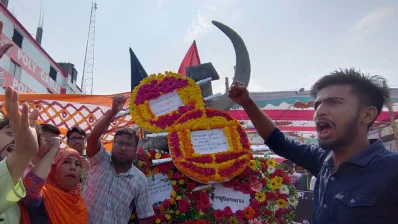 রানা প্লাজা ধসে ক্ষতিগ্রস্ত স্বজন হারানো পরিবারগুলো এখনও পায়নি ক্ষতিপূরণ কিংবা ন্যায়বিচার। ট্র্যাজেডির একাদশ বর্ষপূর্তিতে রানা প্লাজার সামনে শ্রমিকদের অবস্থান কর্মসূচি (২৪ এপ্রিল, ২০২৪)/মাহমুদ হোসেন অপু/ঢাকা ট্রিবিউন