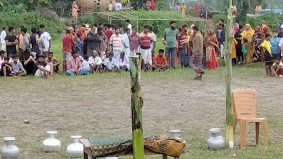 ঝাড়ফুঁকের মাধ্যমে মৃত ব্যক্তিকে জীবিত করার আয়োজন করেন এক কবিরাজ/ঢাকা ট্রিবিউন