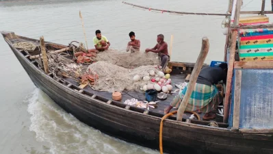 শূন্য হাতে ফিরতে হচ্ছে জেলেদের/ঢাকা ট্রিবিউন