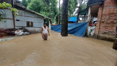চট্টগ্রামে প্লাবিত বসত বাড়ি/ঢাকা ট্রিবিউন