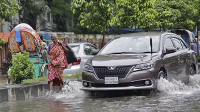মালিবাগ, মৌচাক ও মালিবাগ চৌধুরী পাড়াসহ বিভিন্ন এলাকা পানিতে ডুবে গেছে/মেহেদী হাসান/ঢাকা ট্রিবিউন
