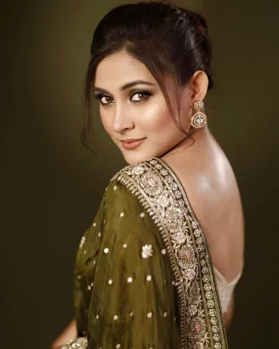 মেহজাবীন চৌধুরী