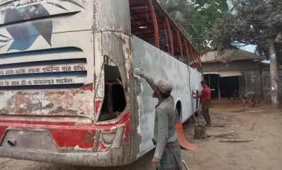 পুরোনো লক্কড়-ঝক্কড় গাড়িতে রং মাখিয়ে নামানো হয় সড়কে/ঢাকা ট্রিবিউন