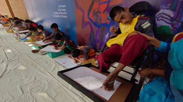 Dikimni toyjoy bilan ishqaladi